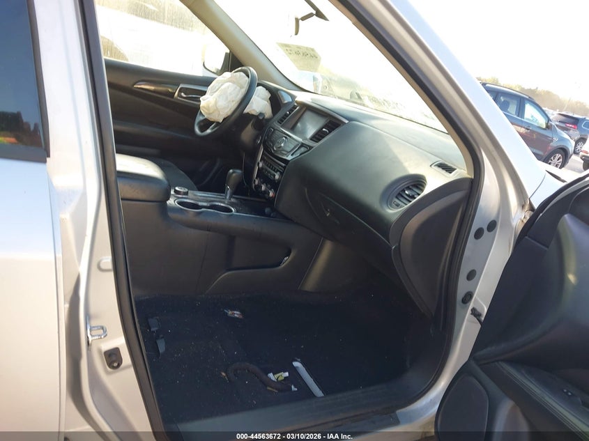 2019 Nissan Pathfinder S