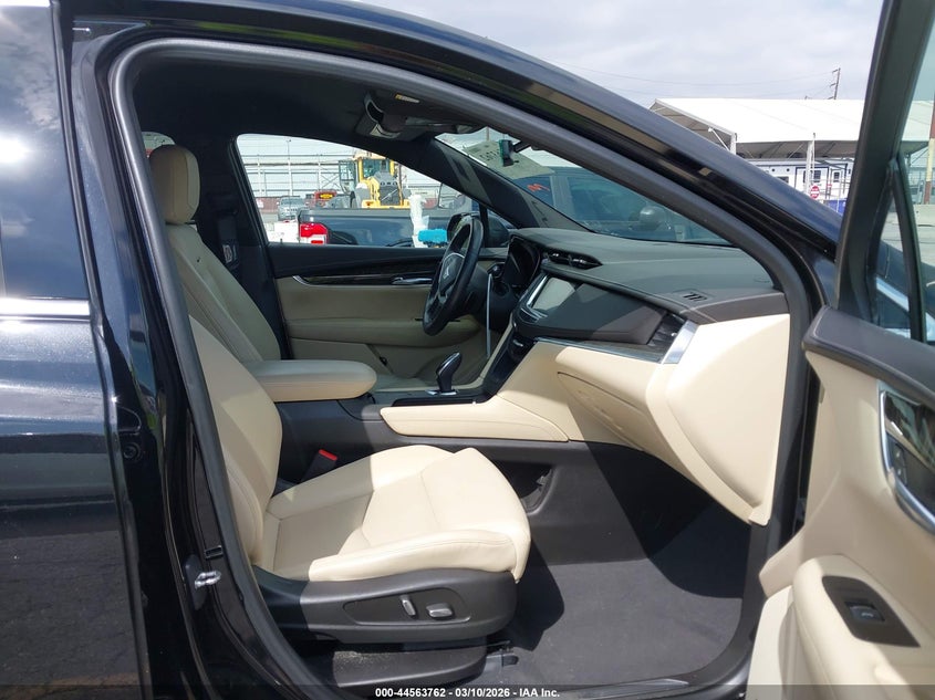 2017 Cadillac Xt5 Standard