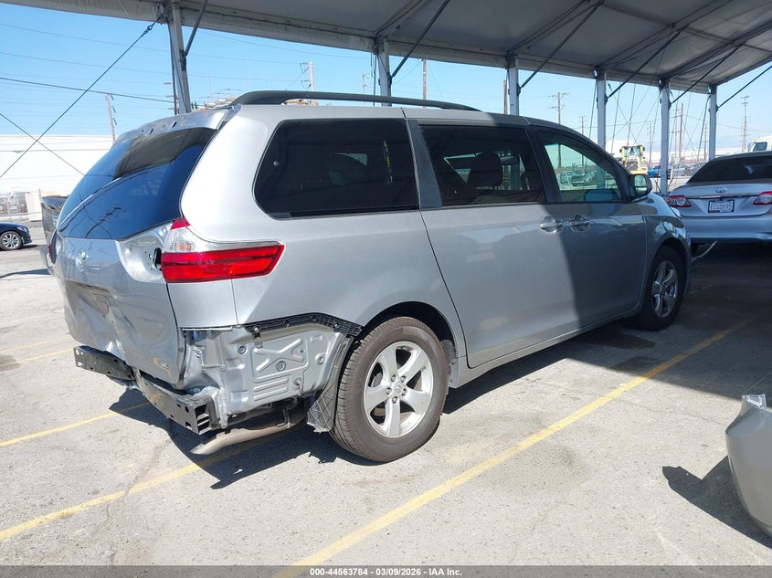 2016 Toyota Sienna Le 8 Passenger