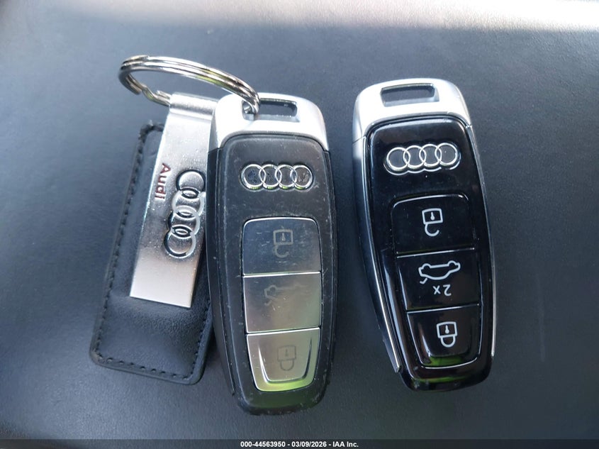 2019 Audi E-Tron Premium Plus VIN: WA1VAAGE7KB008494 Lot: 44563950