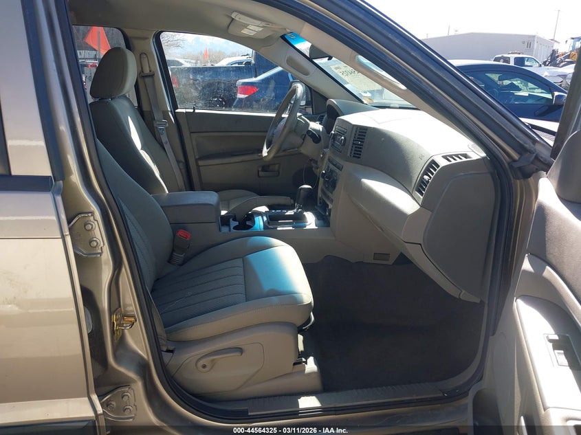 2006 Jeep Grand Cherokee Laredo