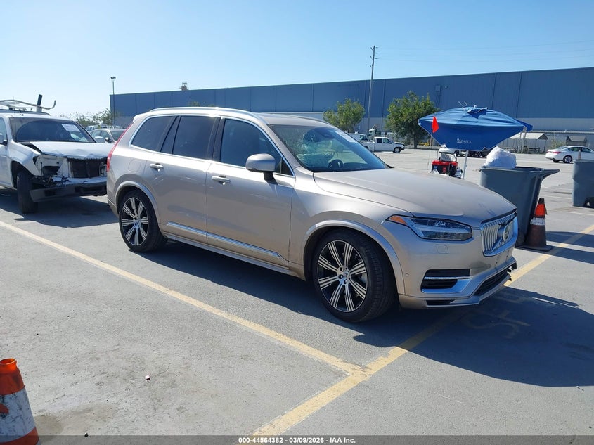 YV4H60CA2P1909994 2023 Volvo Xc90 Recharge Plug-In Hybrid T8 Ultimate Bright Theme 7-Seater auction photo 1