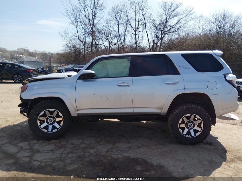 TOYOTA 4RUNNER 2019 VIN JTEBU5JR0K5724683