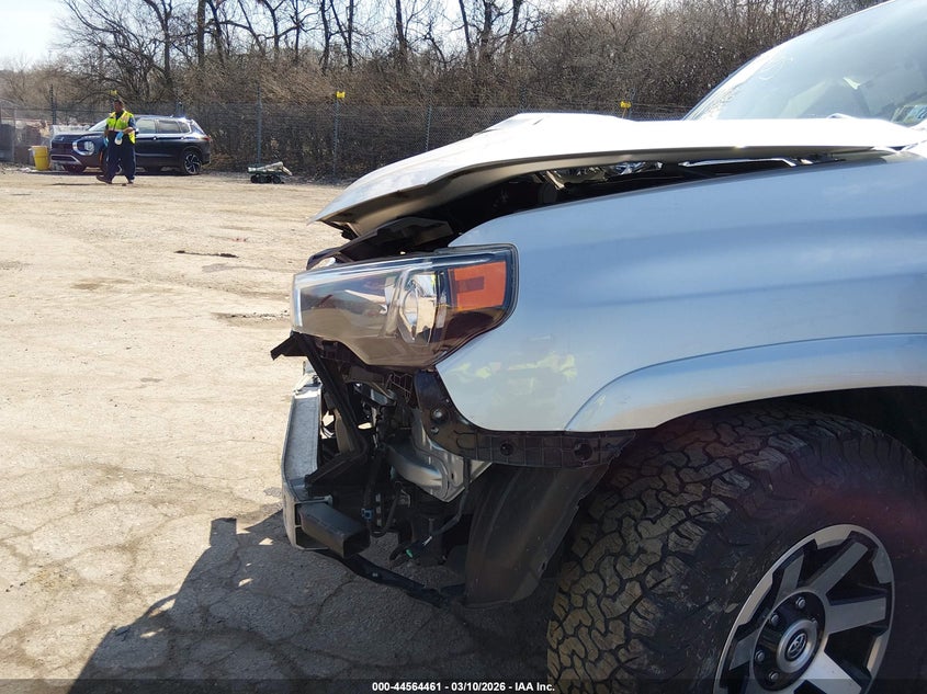 TOYOTA 4RUNNER 2019 VIN JTEBU5JR0K5724683