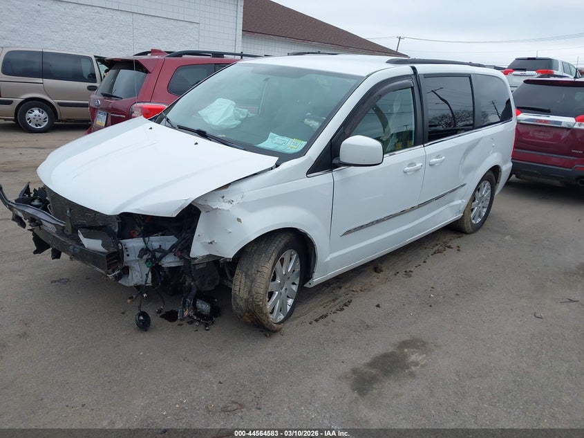 2016 Chrysler Town & Country Touring