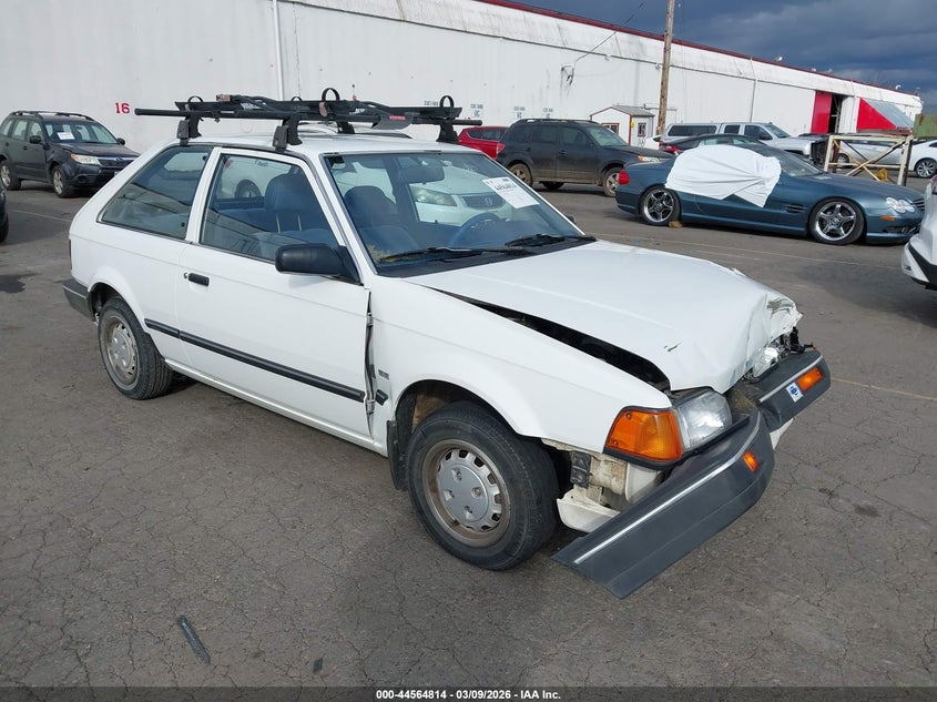 JM1BF2321K0343192 MAZDA 323 Photo 1