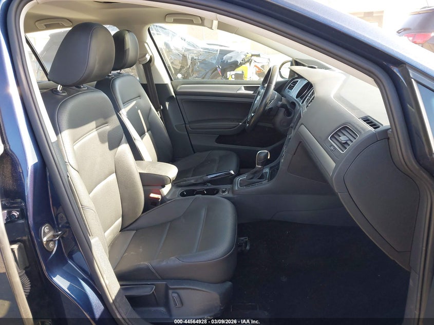 2016 Volkswagen Golf Tsi Se 4-Door