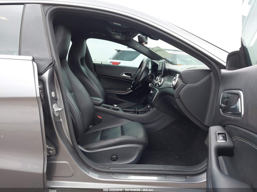 2015 Mercedes-Benz Cla 250