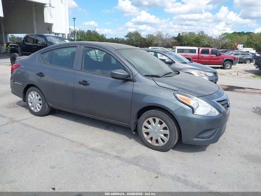 2016 Nissan Versa 1.6 S+