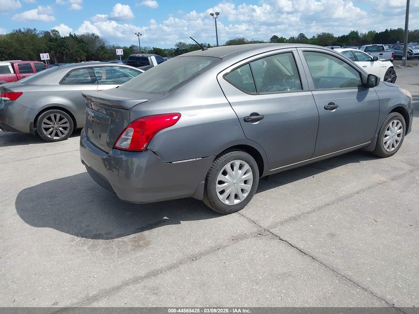 2016 Nissan Versa 1.6 S+