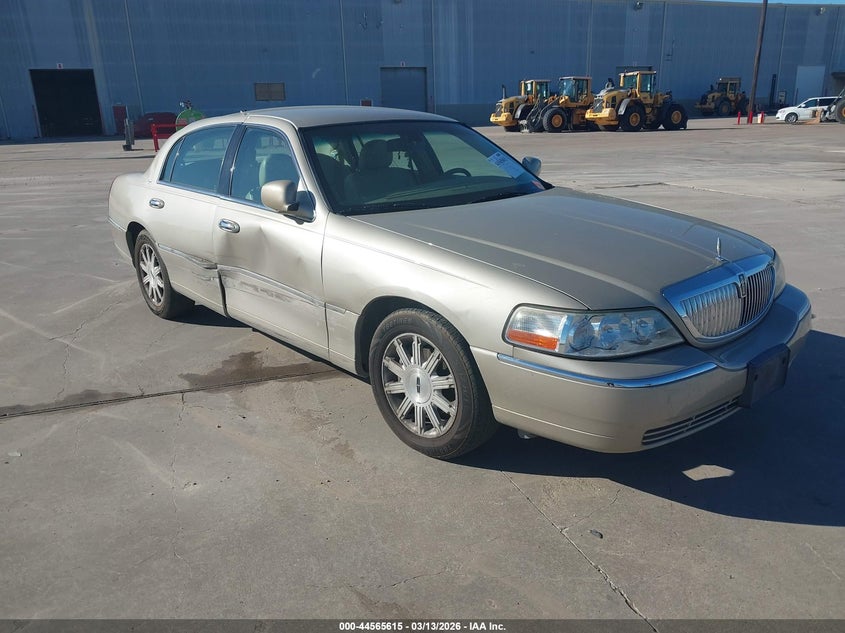 2LNBL8CV2AX751900 LINCOLN TOWN CAR Photo 1
