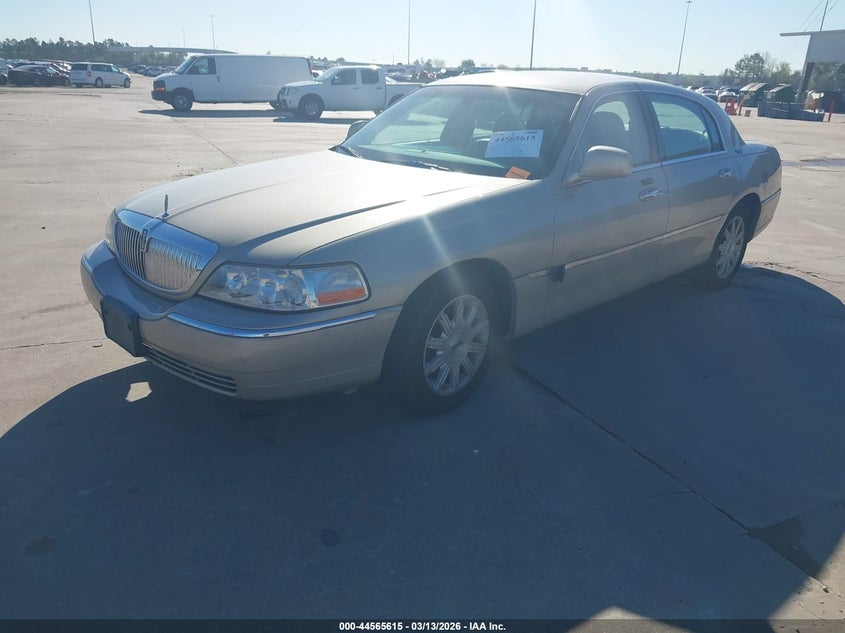 Vin: 2lnbl8cv2ax751900, lot: 45062493, lincoln town car signature limited 20102