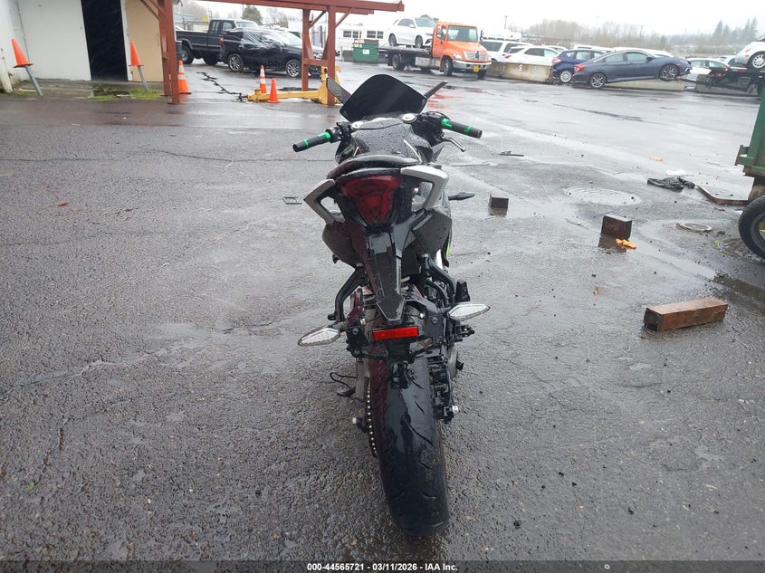 VIN LCEPDPL33N6001522 2022 CF MOTO 300SS