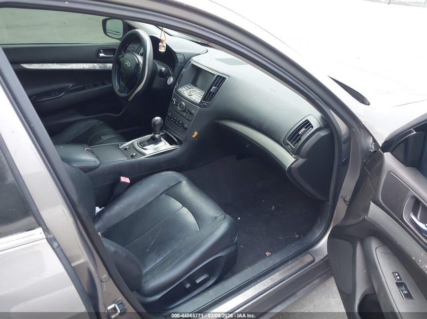 2011 Infiniti G37 Journey