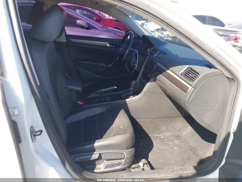 2016 Volkswagen Passat 1.8T R-Line