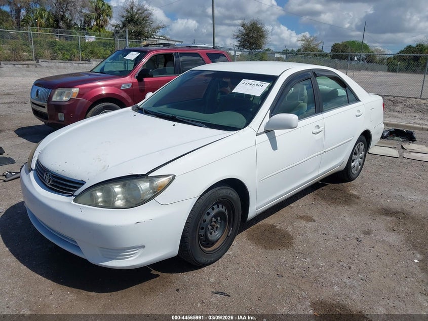 2005 Toyota Camry Le