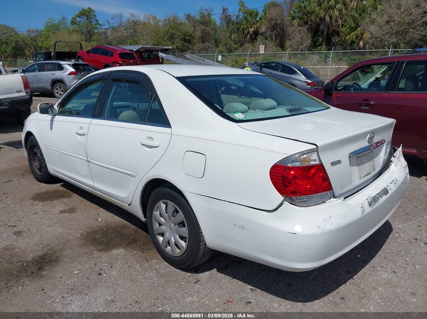 2005 Toyota Camry Le