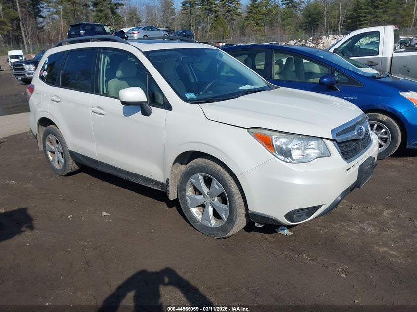SUBARU FORESTER 2015. Lot# 44566059. VIN JF2SJADC1FH539335. Photo 1