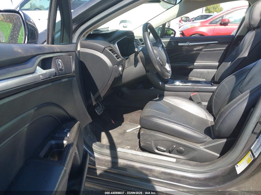 2017 Ford Fusion Hybrid Platinum/Titanium