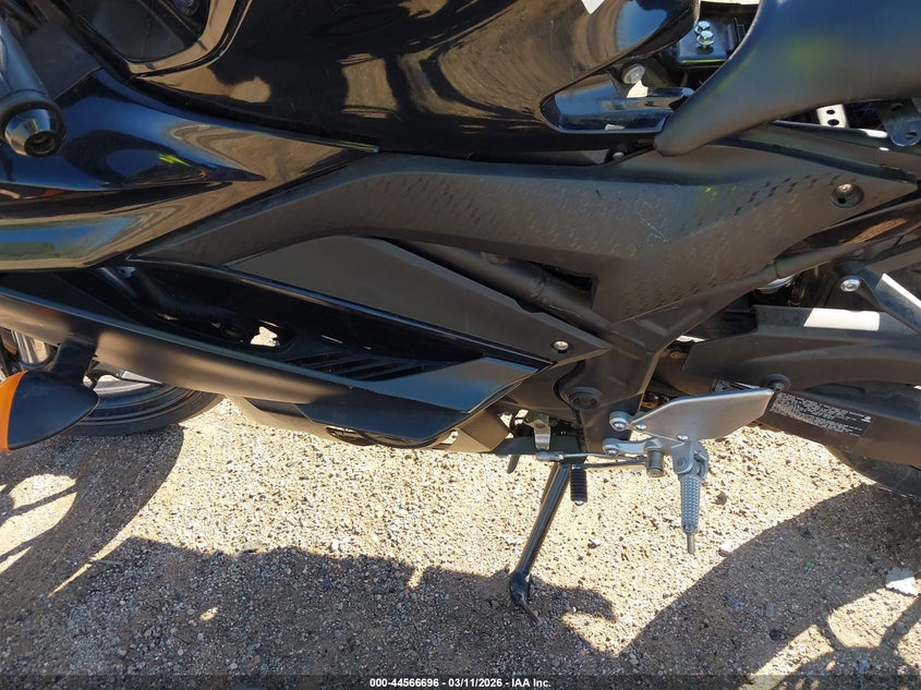 2023 Yamaha Yzfr3 A VIN: MH3RH18Y8PK011070 Lot: 44566696