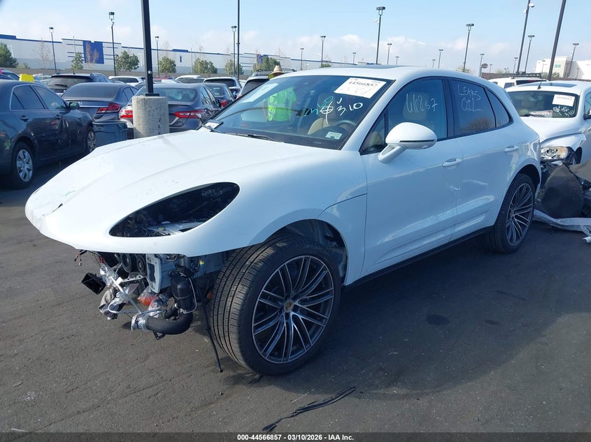 2025 Porsche Macan T