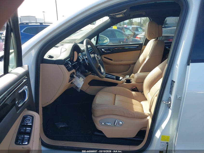 2025 Porsche Macan T