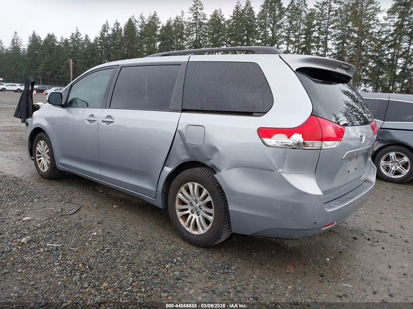 2013 Toyota Sienna Xle V6 7 Passenger Auto Access Seat/Xle V6 8 Passenger
