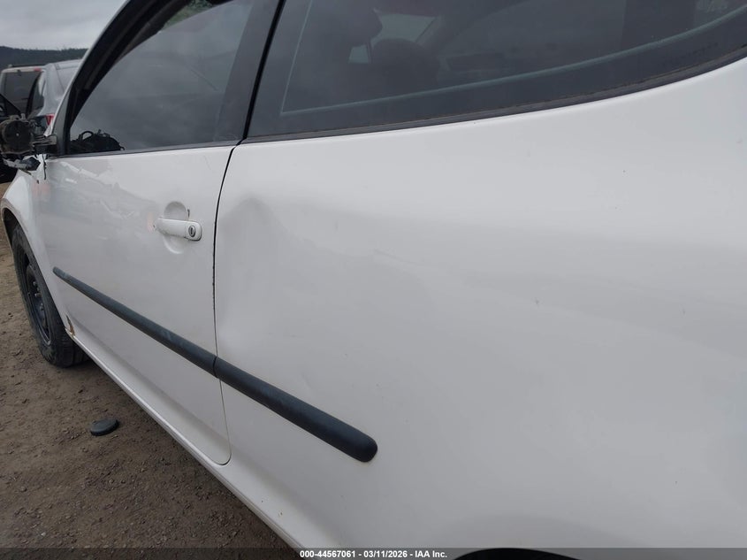 2007 Volkswagen Rabbit 2-Door VIN: WVWAR71K77W017646 Lot: 44567061