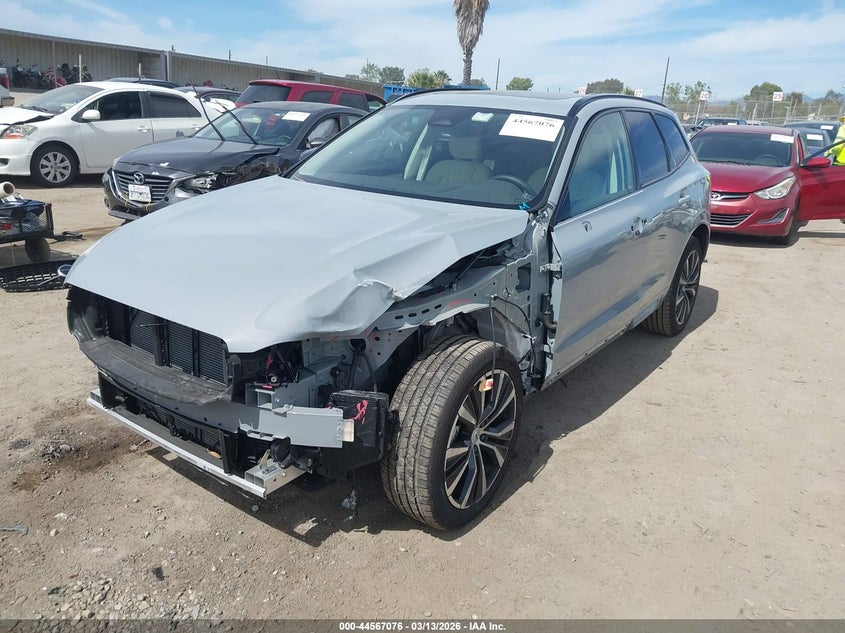 2025 Volvo Xc60 B5 Plus