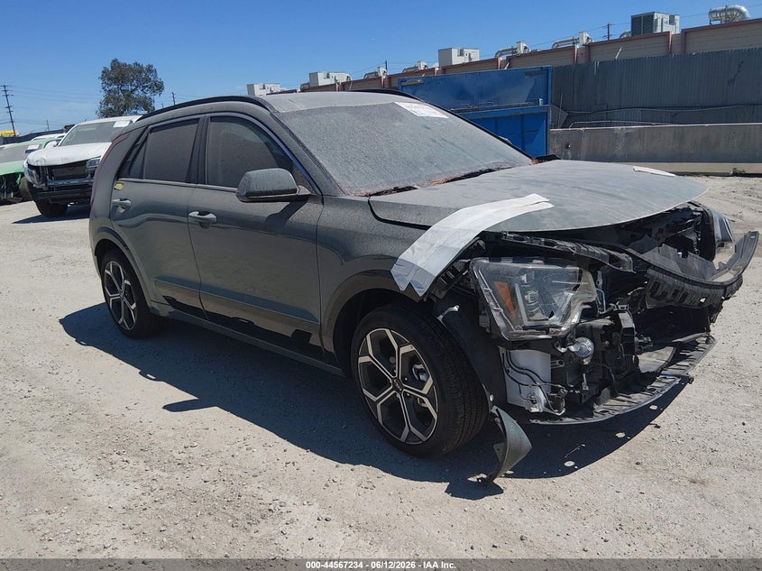 Vin: kndct3le9s5278415, lot: 45064112, kia niro sx touring 2025 img_1