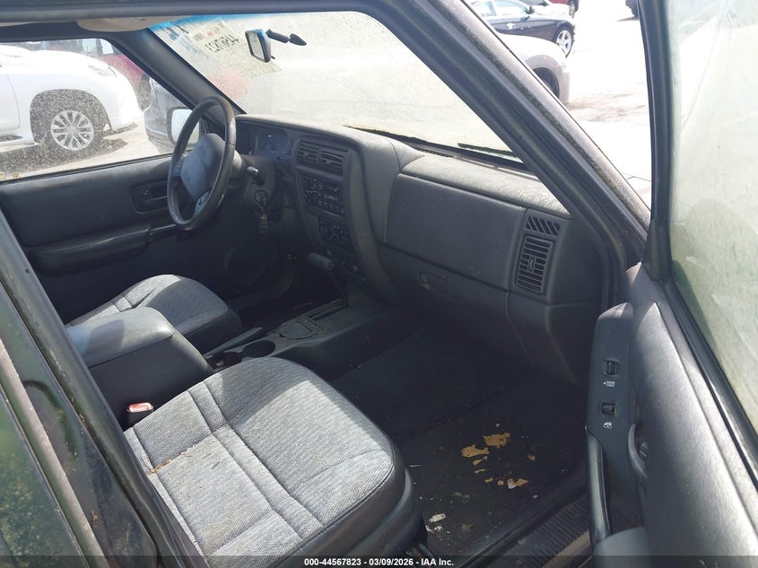 2000 Jeep Cherokee Sport