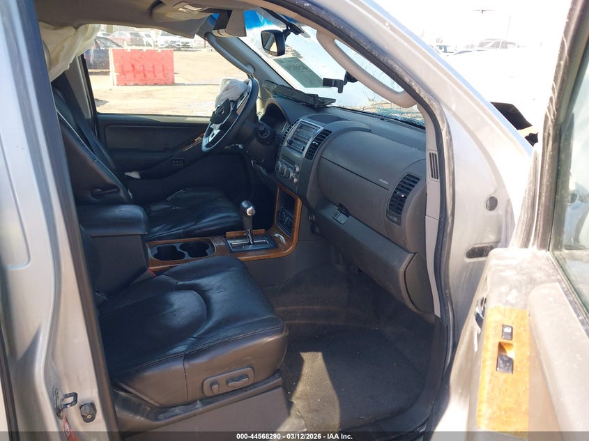 2006 Nissan Pathfinder Le