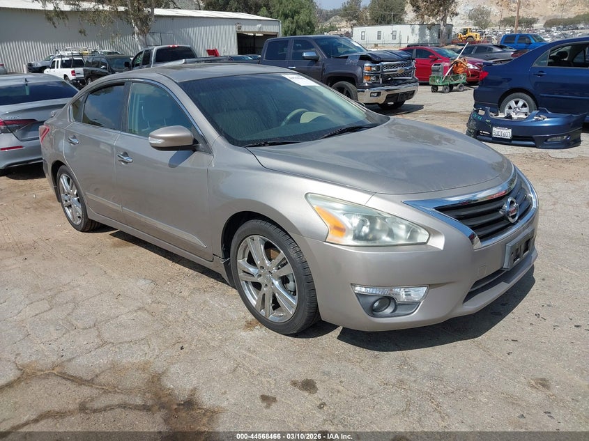 2013 Nissan Altima 3.5 Sv