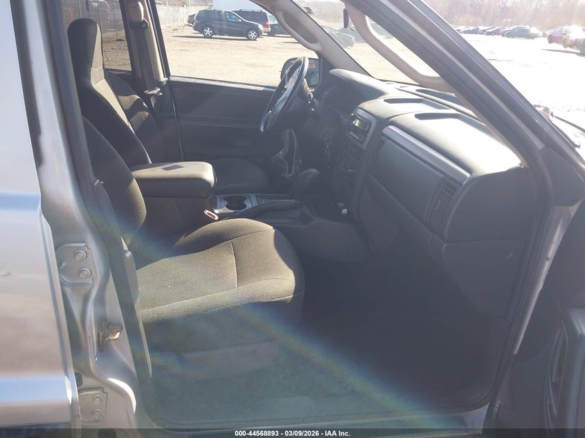 2004 Jeep Grand Cherokee Laredo