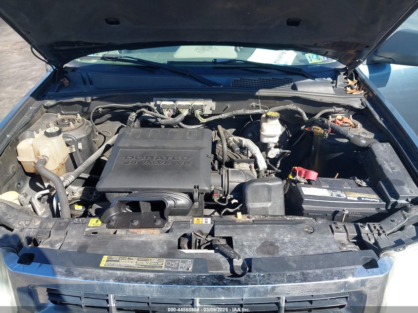 1FMCU0DG5AKB79484 2010 Ford Escape 3.0 Xlt blue