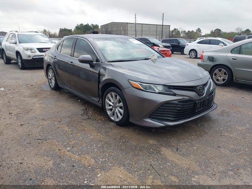 2018 TOYOTA CAMRY LE