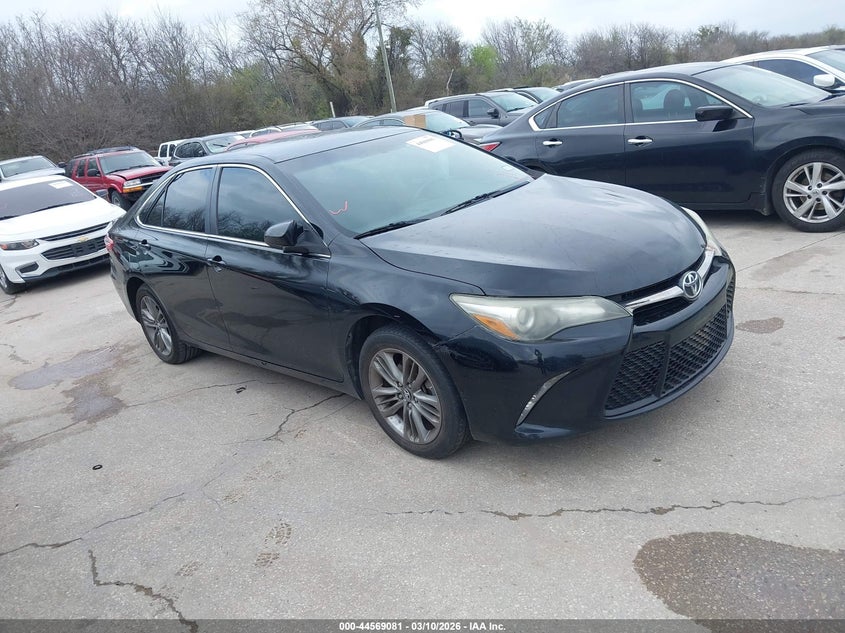 2017 TOYOTA CAMRY SE