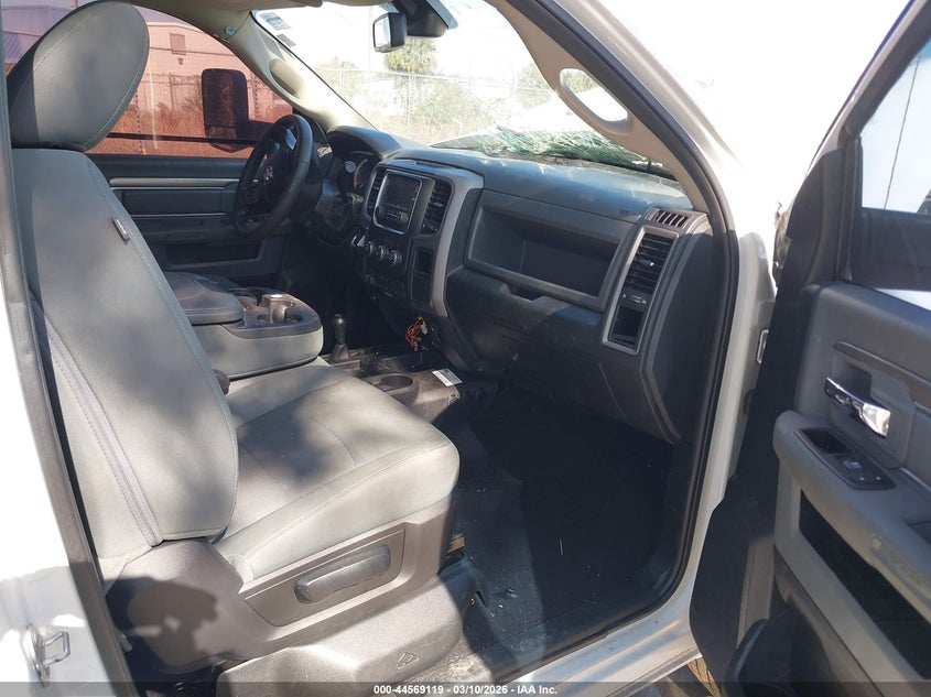 2017 Ram 2500 Tradesman 4X4 8' Box