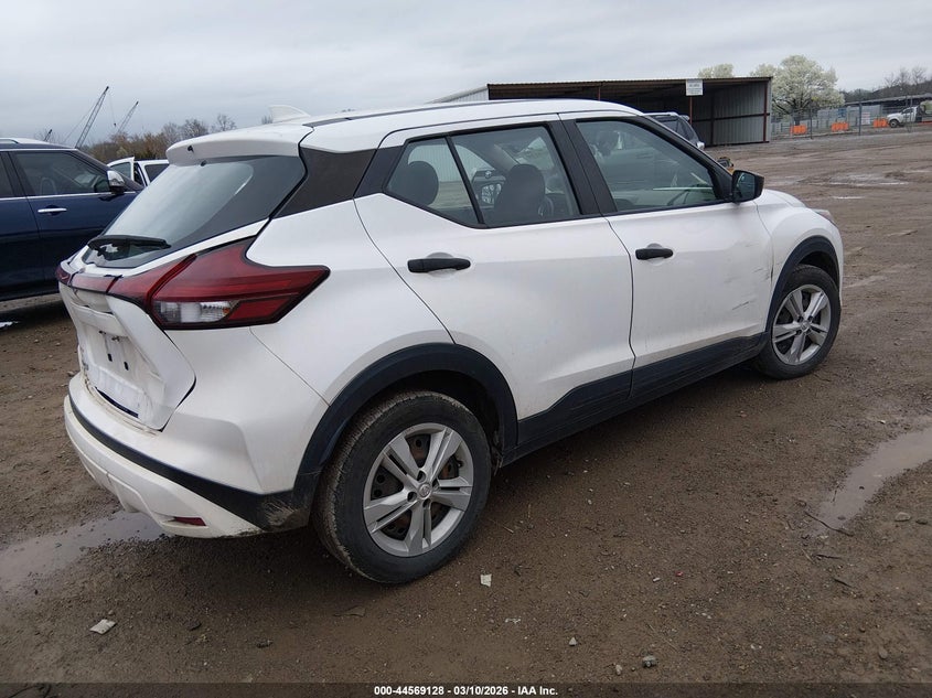 2022 Nissan Kicks S Xtronic Cvt