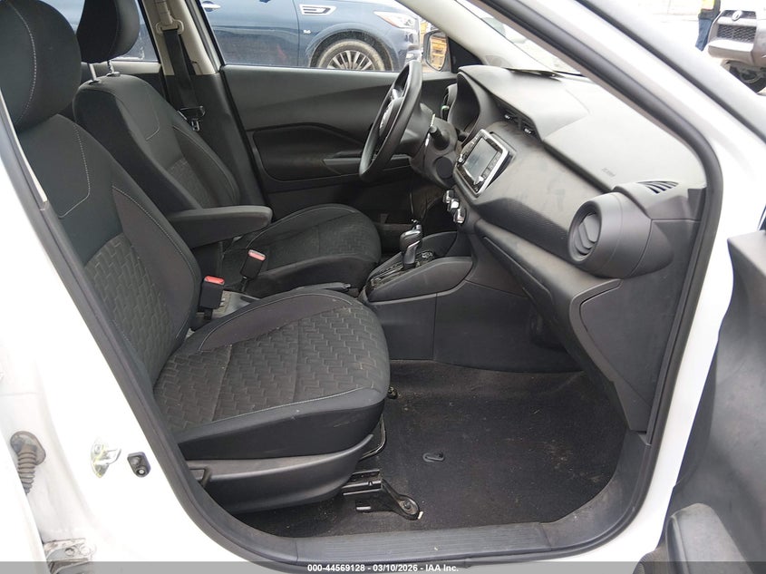 2022 Nissan Kicks S Xtronic Cvt