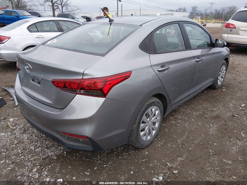 2022 Hyundai Accent Se