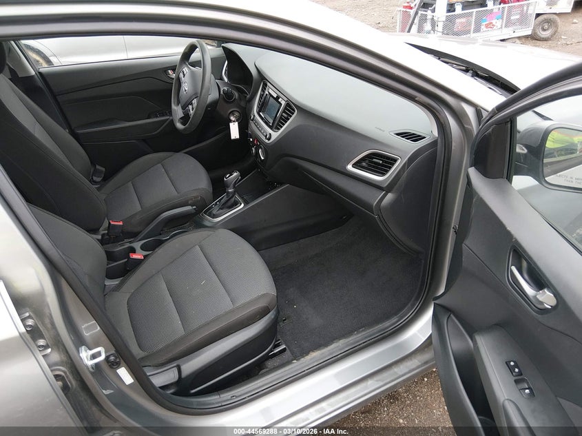 2022 Hyundai Accent Se