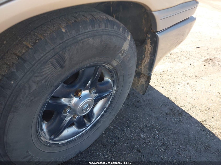 2002 Lexus Lx 470 VIN: JTJHT00WX23520574 Lot: 44569602