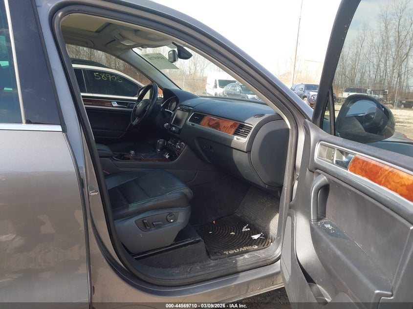 2011 Volkswagen Touareg Vr6 Lux