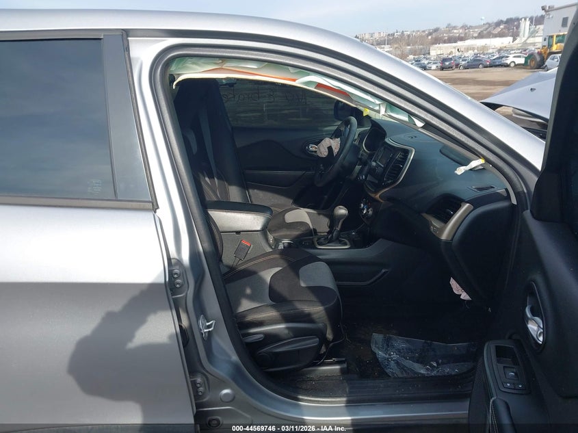 2014 Jeep Cherokee Sport