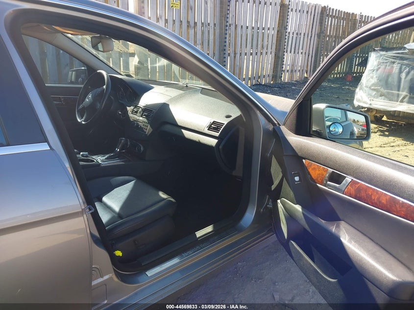 2010 Mercedes-Benz C 300 Luxury 4Matic/Sport 4Matic