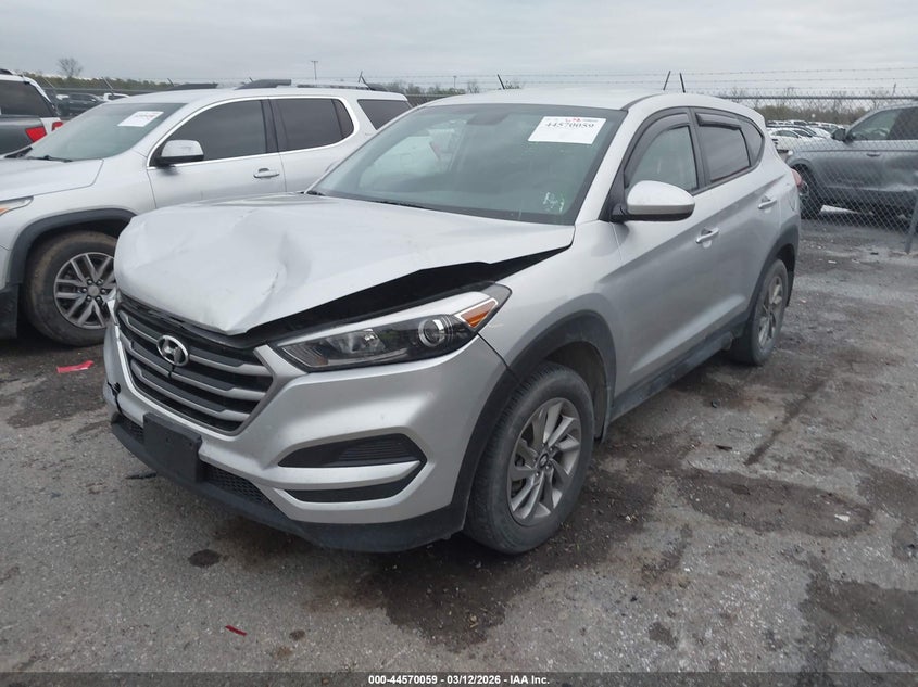 2017 Hyundai Tucson Se KM8J23A46HU383816 photo 1