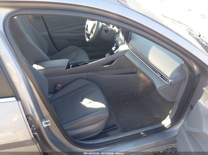 2025 Hyundai Elantra Sel Convenience