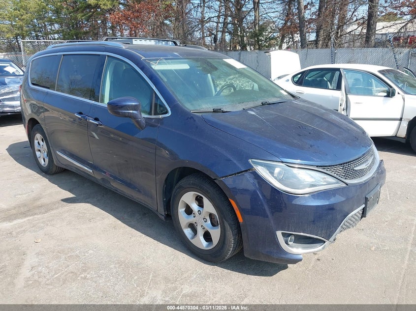 2017 Chrysler Pacifica Touring-L Plus