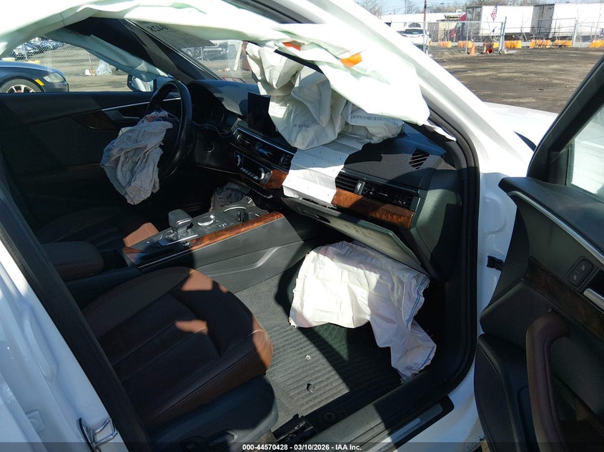 2017 AUDI A4 auction photo 5